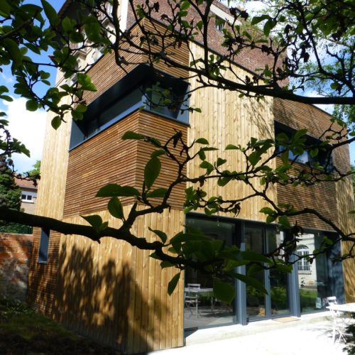 Photo couleur de la maison en bois aménagée