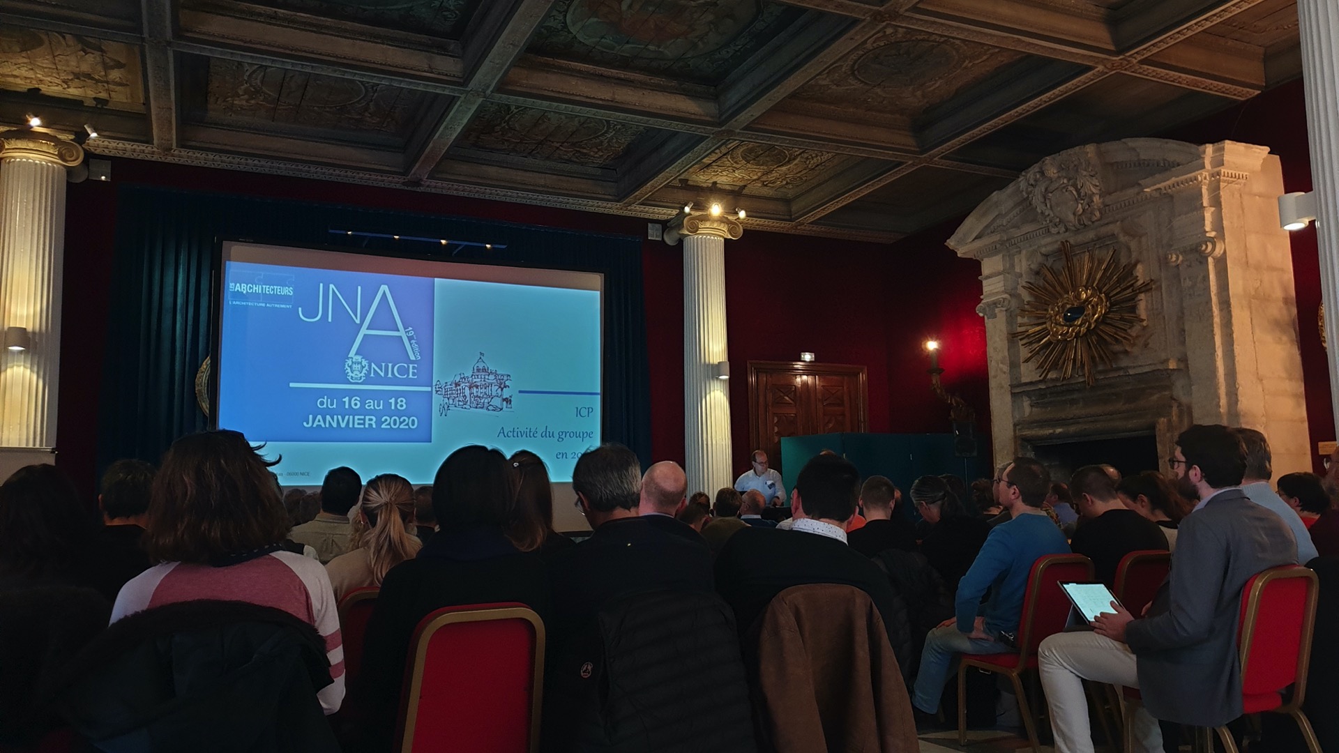 Photo couleurs de l'équipe d'architecteurs réunit pour les JNA 2020