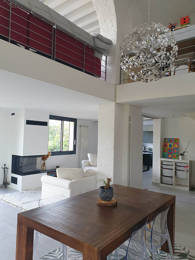 Photo salon intérieur rénové