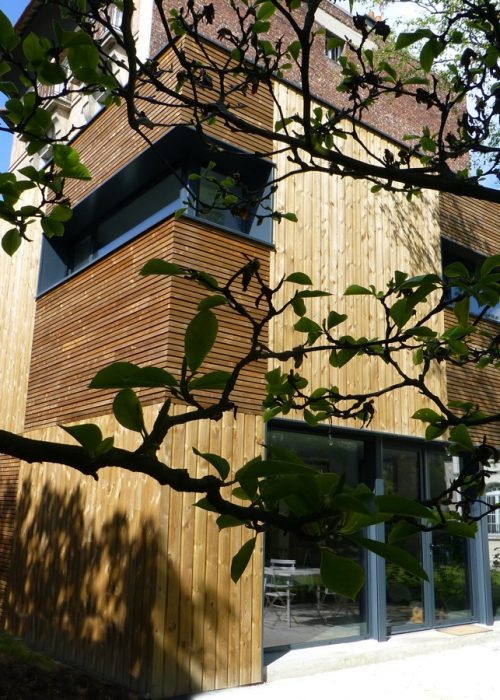 Photo couleur de la maison en bois aménagée